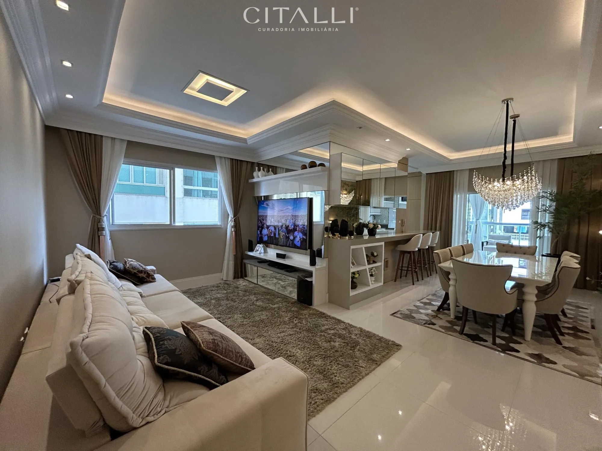 Apartamento no Edifício Palazzo Luna na Meia Praia com 200 m² - Foto 1