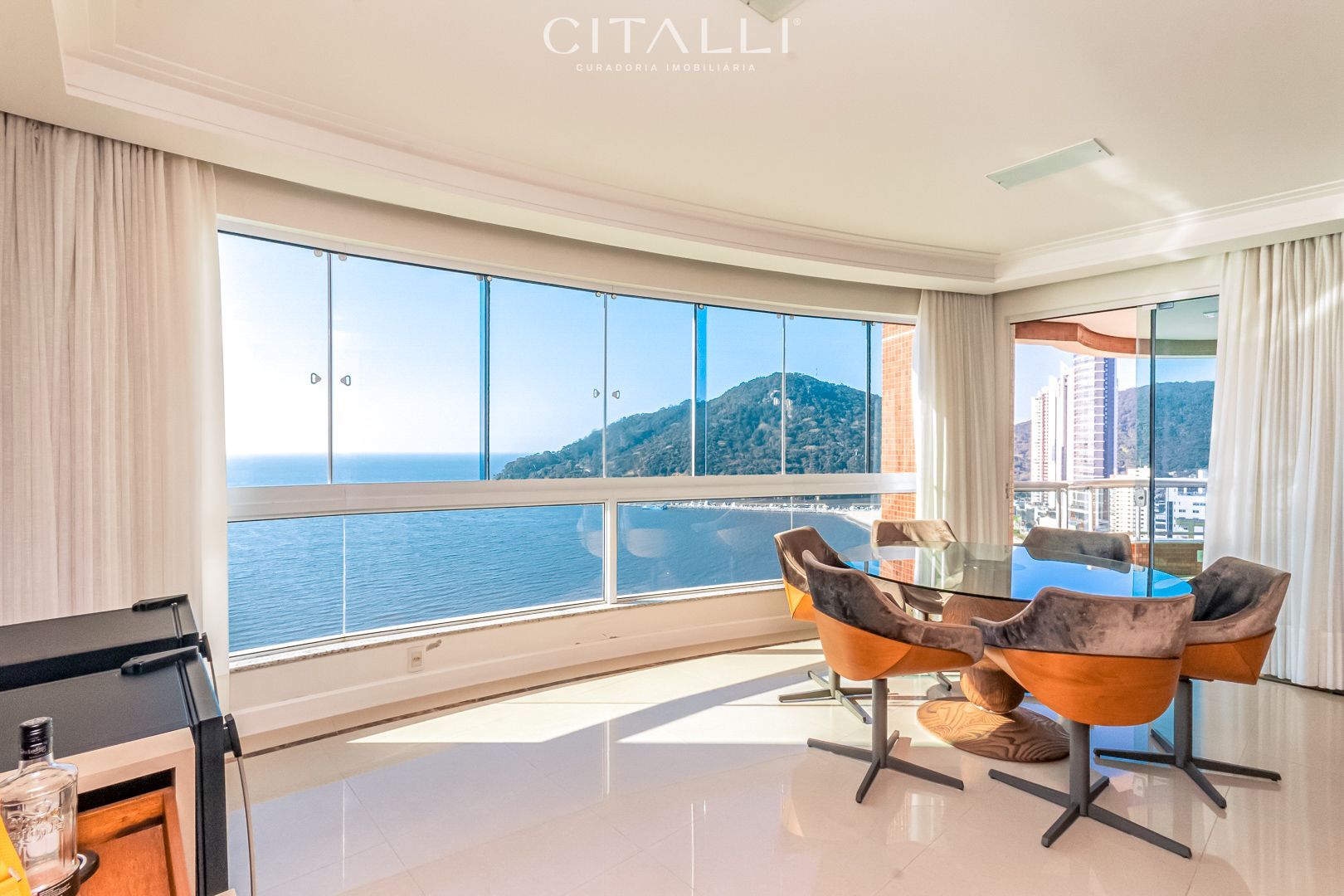 Apartamento no Edifício Beverly Hills em Balneário Camboriú com 185 m² - Foto 1