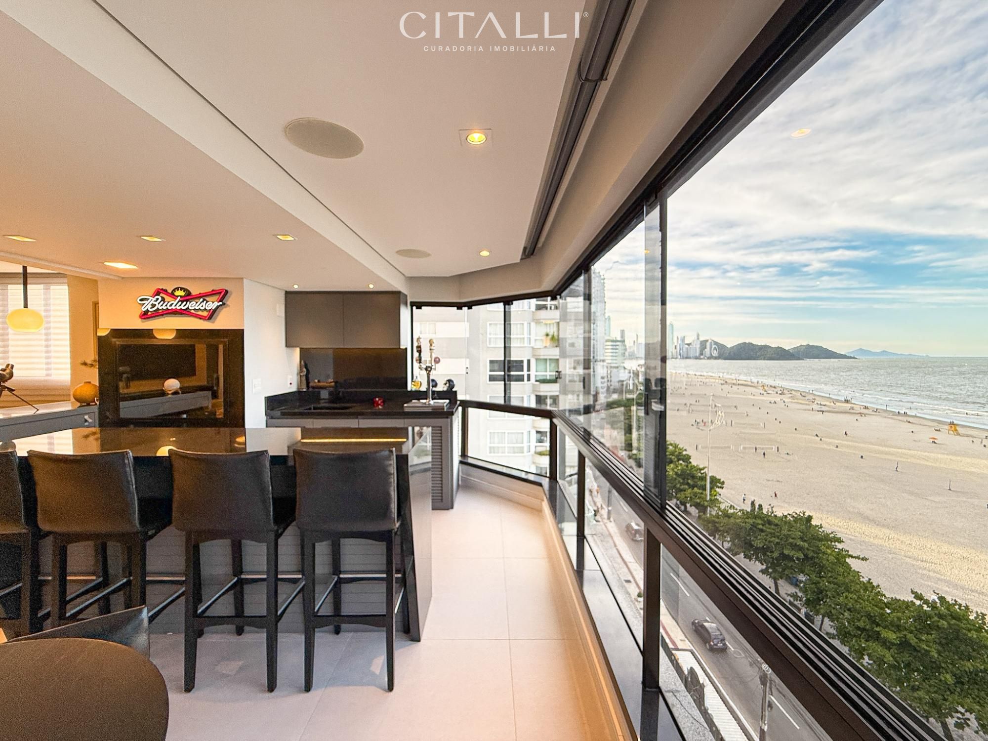 Apartamento frente mar no Nina Schurmann em Balneário Camboriú, 04 suítes, 300m² - Foto 1