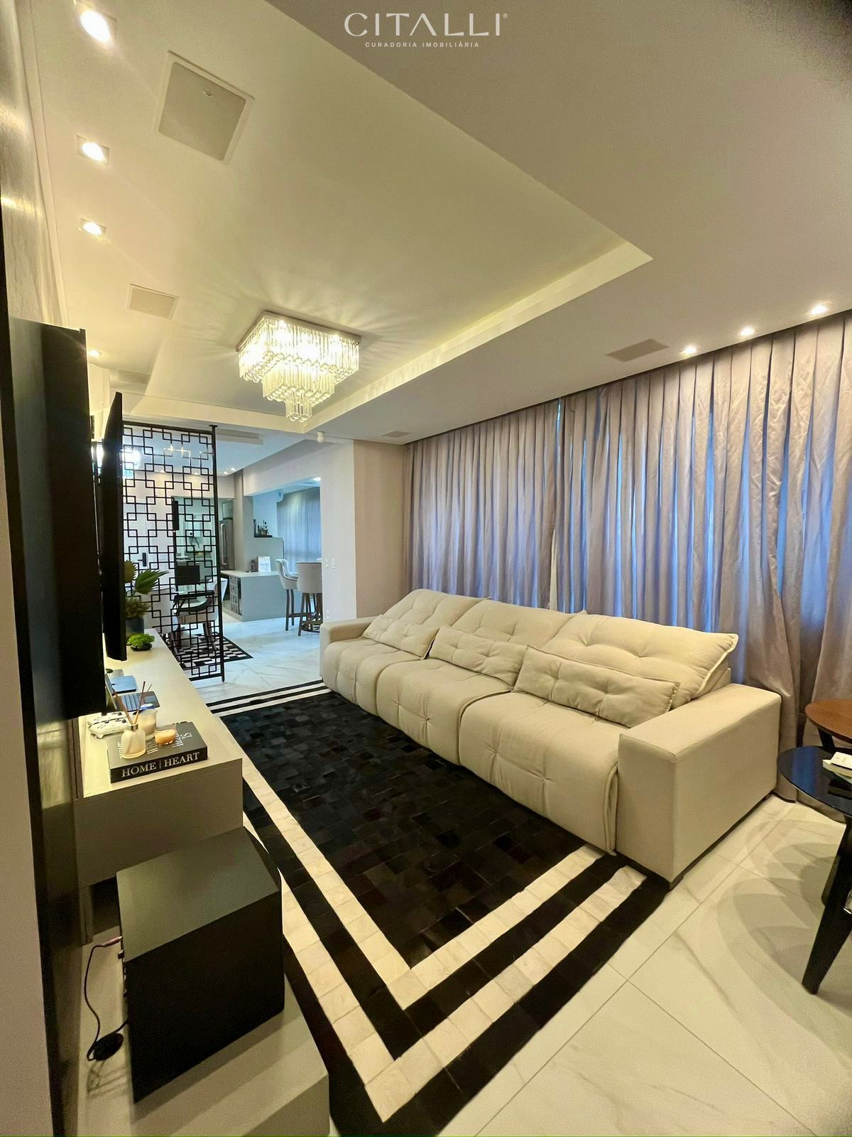 Apartamento no Edifício Punta Arenas na Meia Praia em Itapema com 250 m² - Foto 3