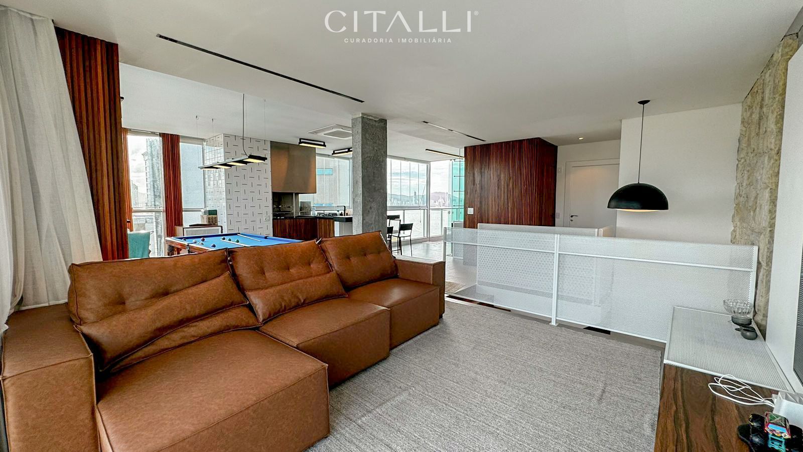 Cobertura Duplex no Edifício Marina Residence em Balneário Camboriú com 310,99 m² - Foto 2