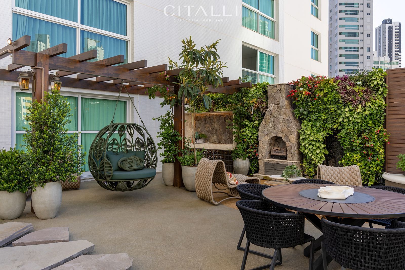Apartamento Garden no Edifício Phoenix Tower em Balneário Camboriú com 3 Suítes e Terraço Privativo com Jacuzzi - Foto 3