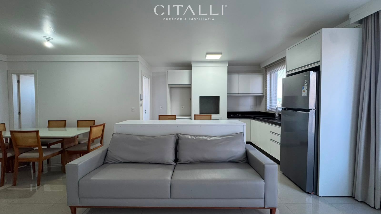 Apartamento Semimobiliado no Cento de Balneário Camboriú com 03 dormitórios. - Foto 4