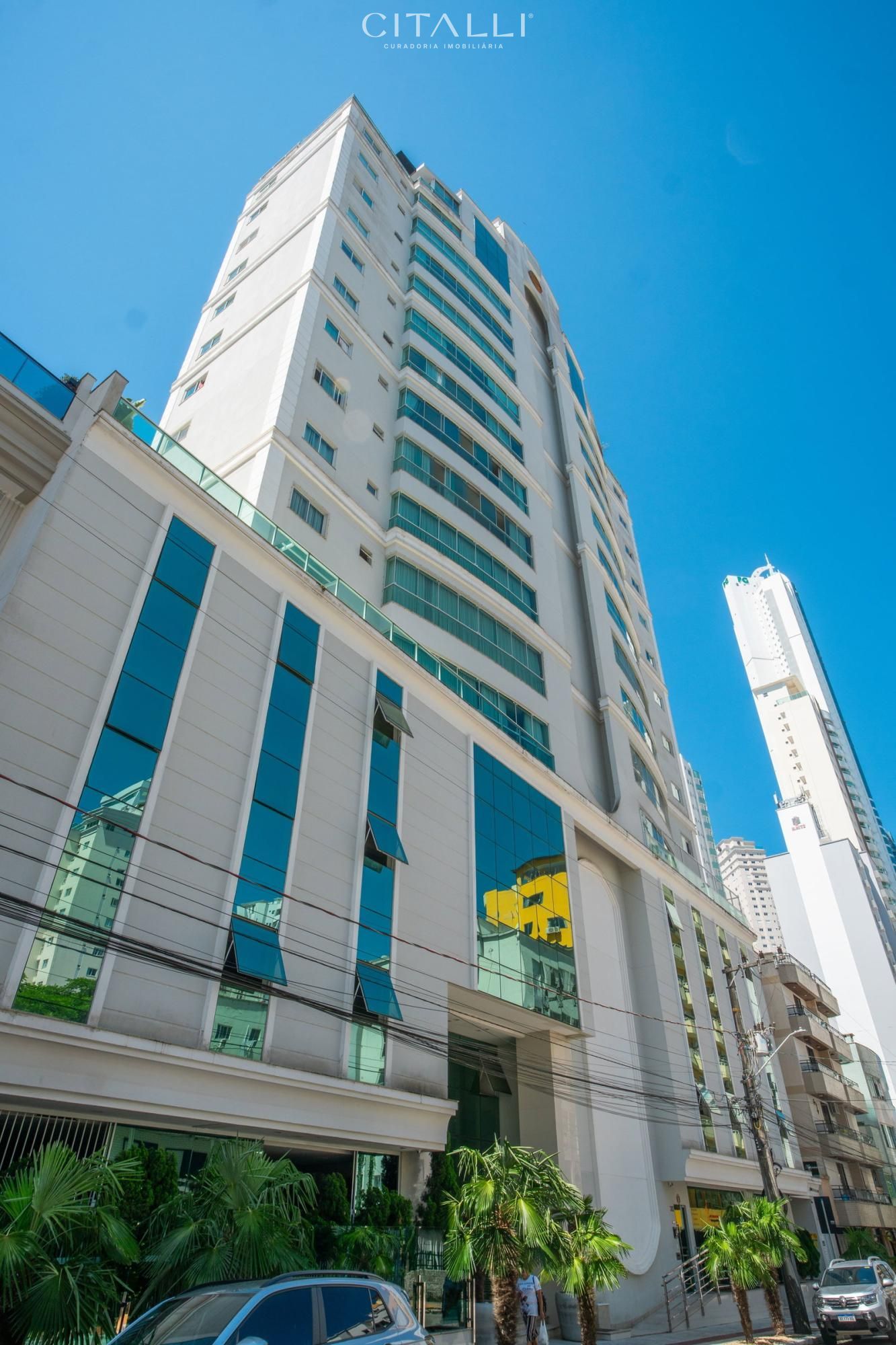 Sala Comercial para Alugar no Residencial Vernazza em Balneário Camboriú com 105,5 m²