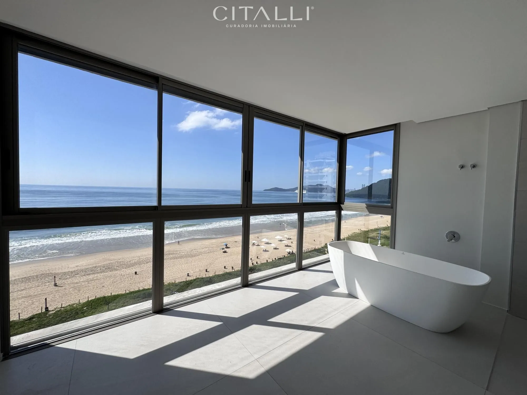COBERTURA DUPLEX FRENTE MAR NO EDIFÍCIO TIRRENO – PRAIA BRAVA - Foto 4