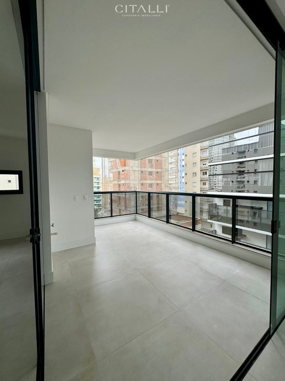 Apartamento no Edifício Fiori del Mare na Meia Praia com 132,90 m². - Foto 2