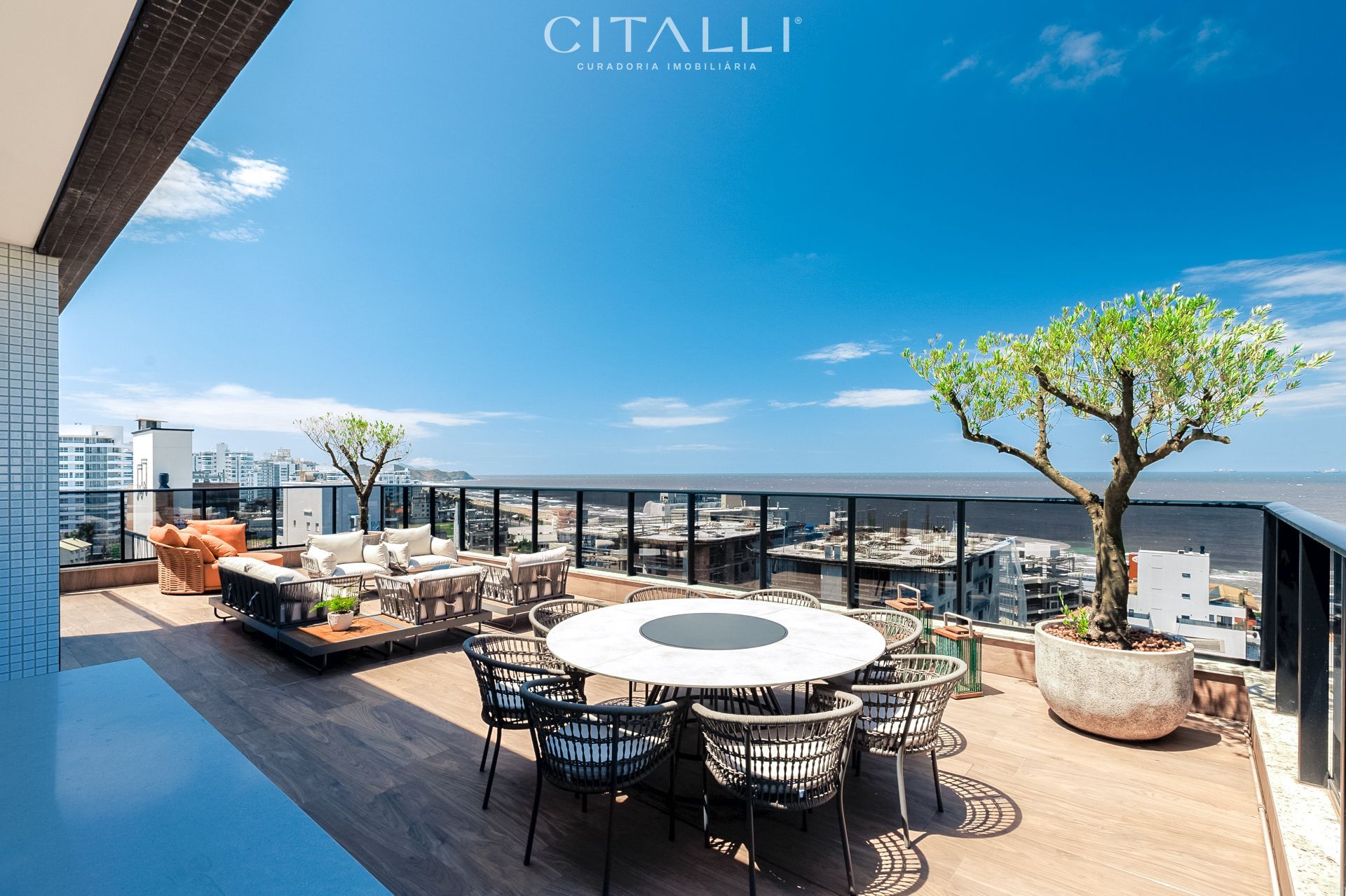 Cobertura Triplex no Edifício Brava Palace Residence em Itajaí com 430 m² - Foto 2