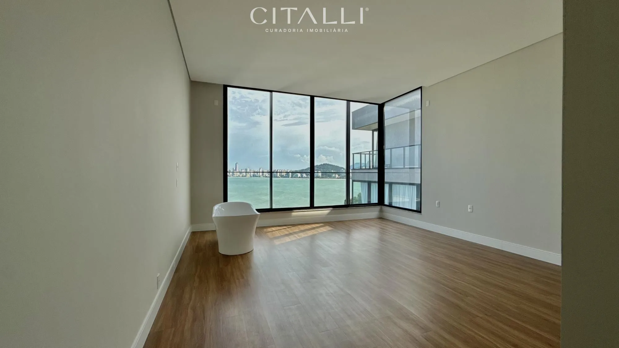 CASA NO CANTO DA PRAIA COM VISTA MAR – ITAPEMA - Foto 3