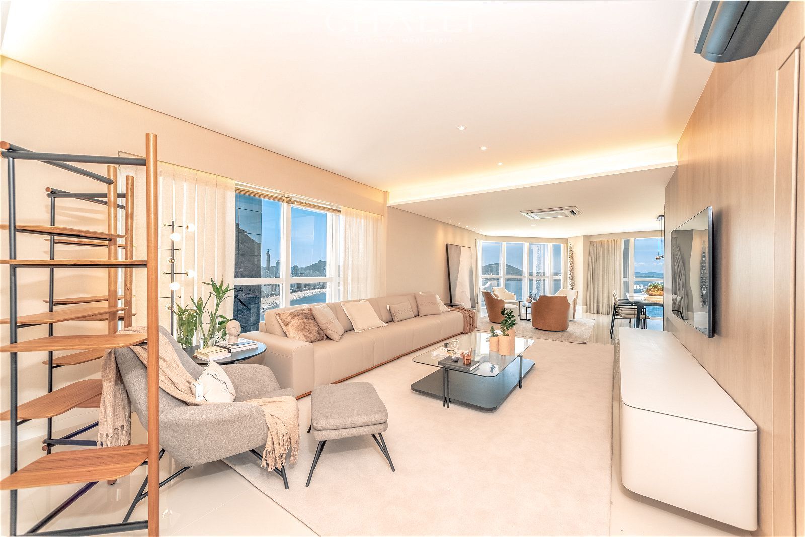 Apartamento no Edifício Ibiza Towers em Balneário Camboriú com 238 m² - Foto 1