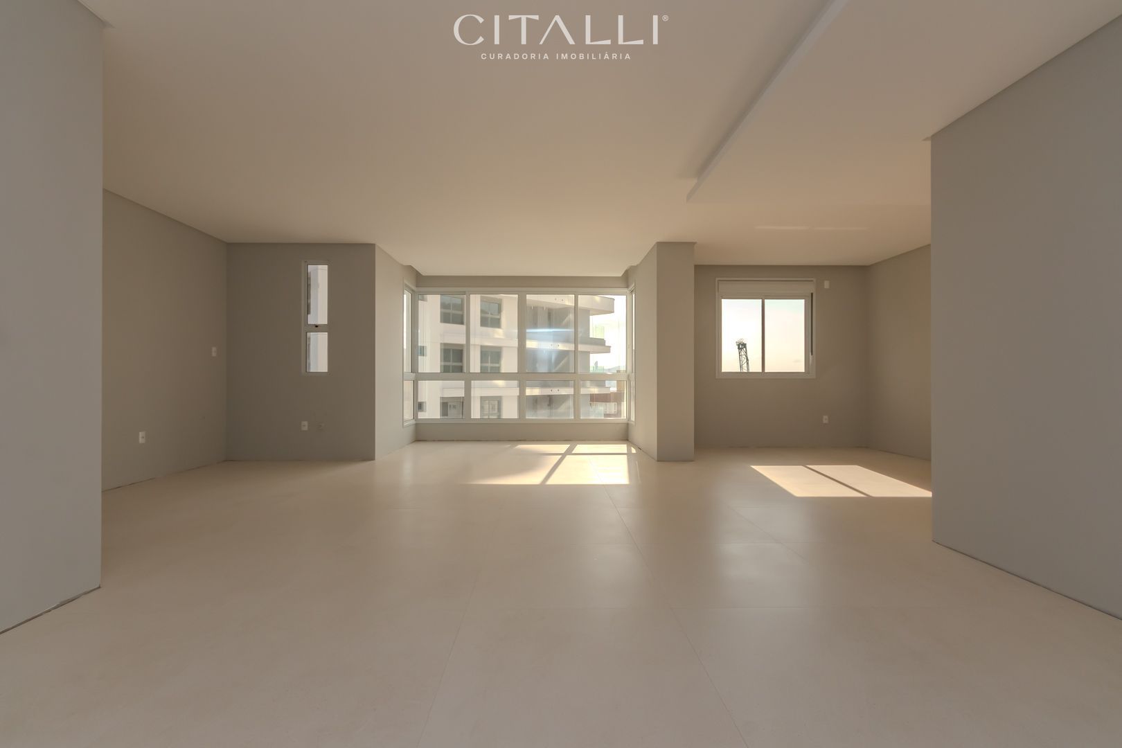 Apartamento no Edifício Via Marina em Balneário Camboriú com 153m² - Foto 2