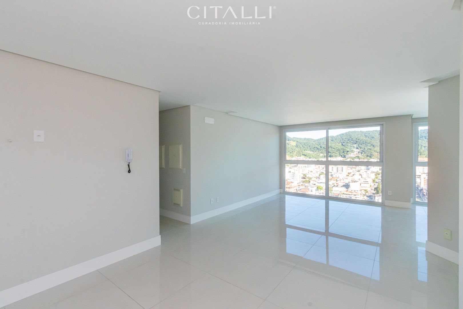Apartamento no Edifício Falcon Tower em Balneário Camboriú com 130 m² - Foto 4