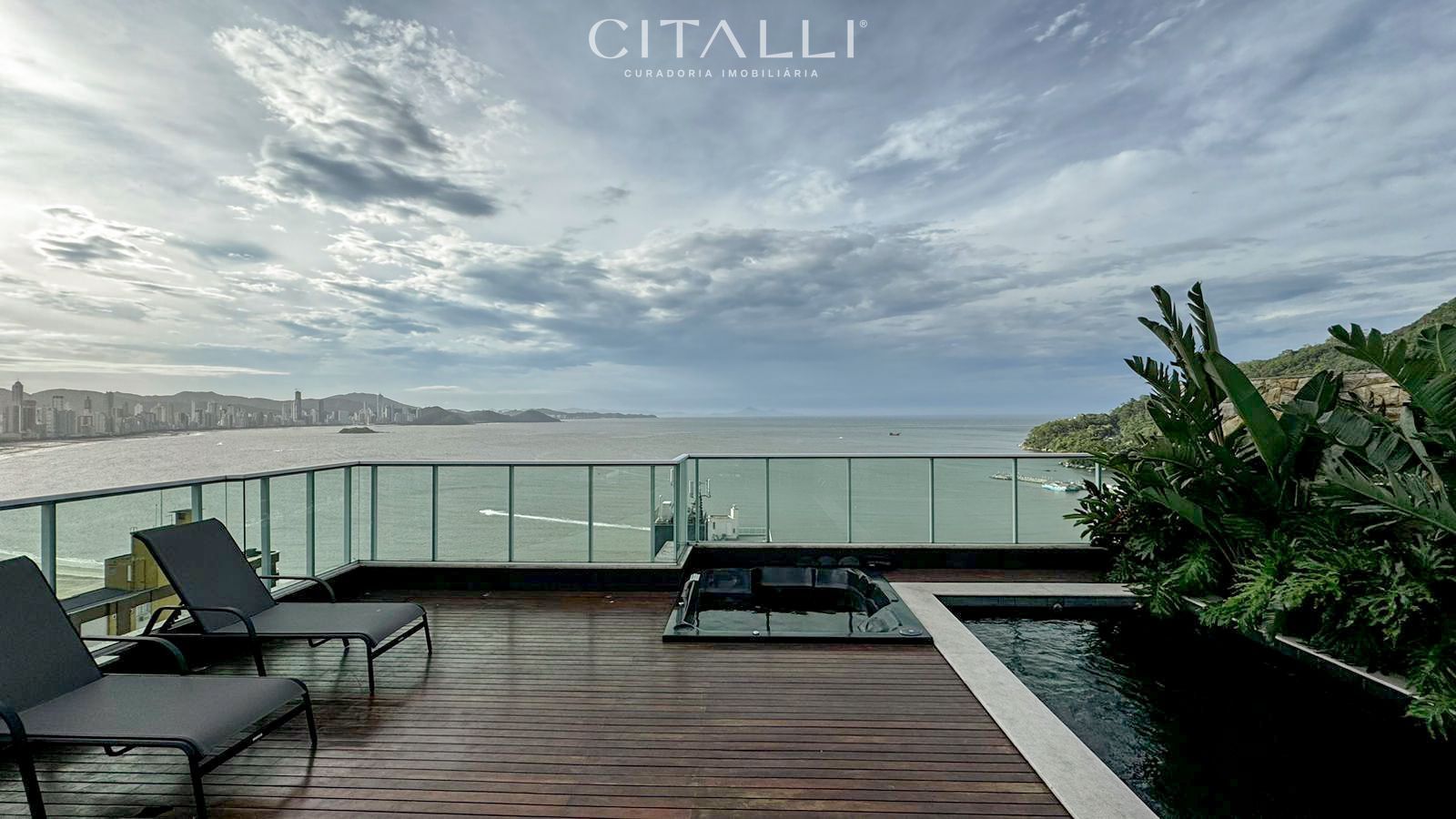 Cobertura Duplex no Edifício Marina Residence em Balneário Camboriú com 310,99 m² - Foto 5