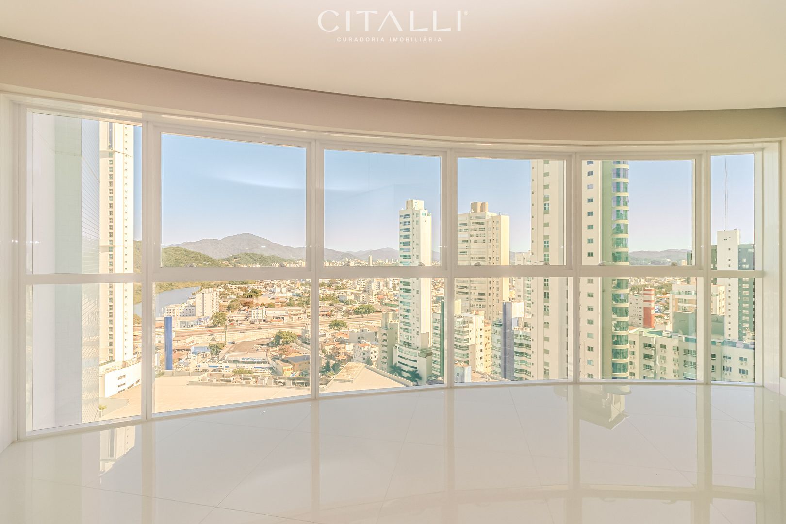 Apartamento no Edifício Magnifique Tower em Balneário Camboriú com 138,64 m² - Foto 2