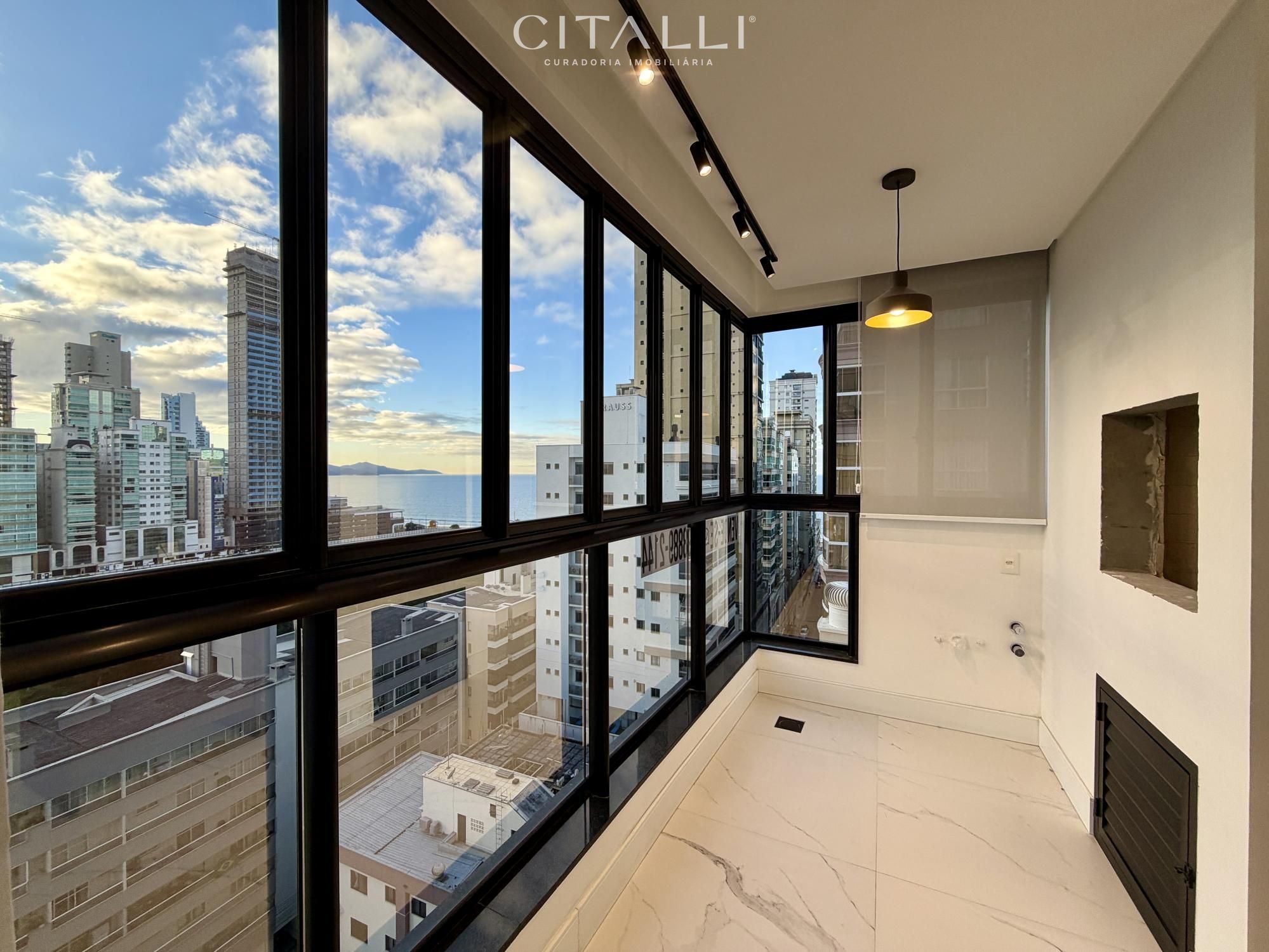 Apartamento no Edifício Carmel na Meia Praia com 127 m² - Foto 4