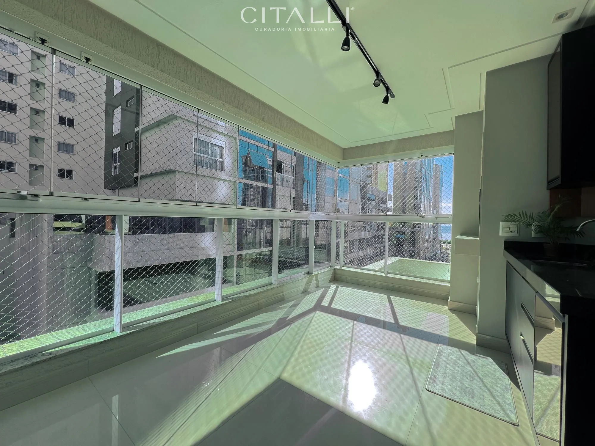Apartamento à Venda no Park Lane Residence – Exclusividade, Espaço e Alto Padrão em Meia Praia, Itapema/SC - Foto 2
