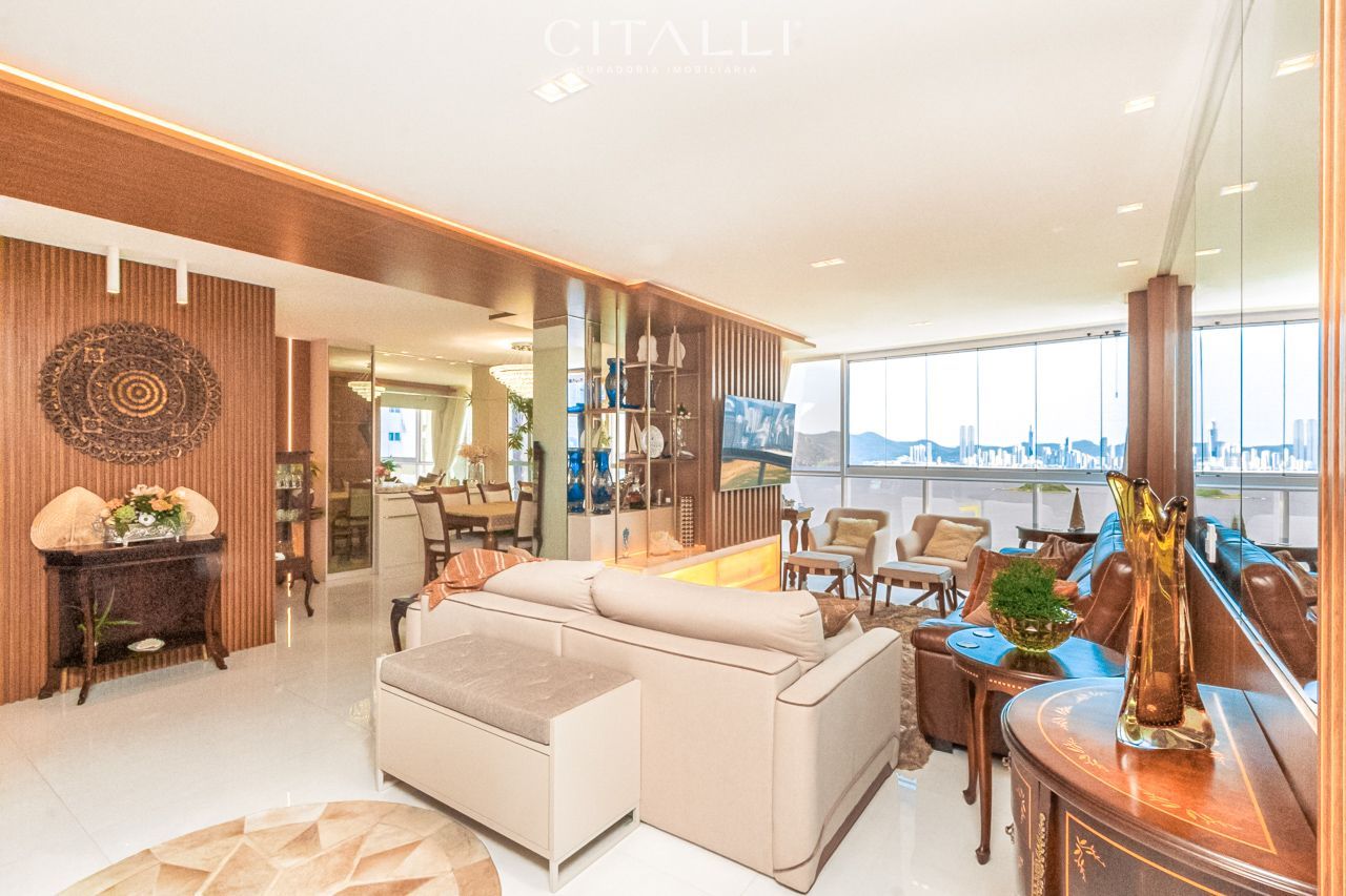 Apartamento no Edifício Italian Residence em Balneário Camboriú com 190 m² - Foto 1
