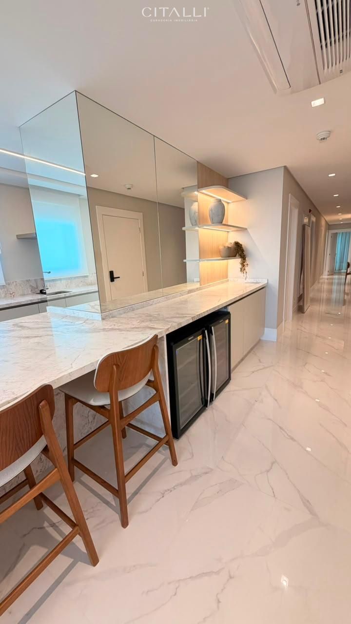 Apartamento no Edifício Skyline Tower no Pioneiros de Balneário Camboriú com 04 Suítes - Foto 4