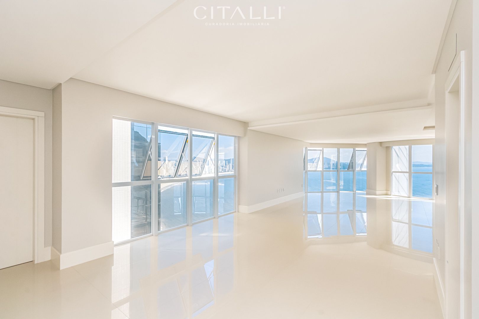 Apartamento no Edifício Ibiza Towers em Balneário Camboriú com 238 m² - Foto 2