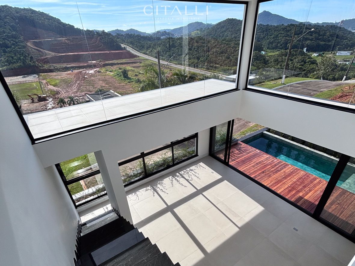 Casa à venda no Condomínio Mirante Camboriú com 03 suítes e 270 m² de área privativa. - Foto 5