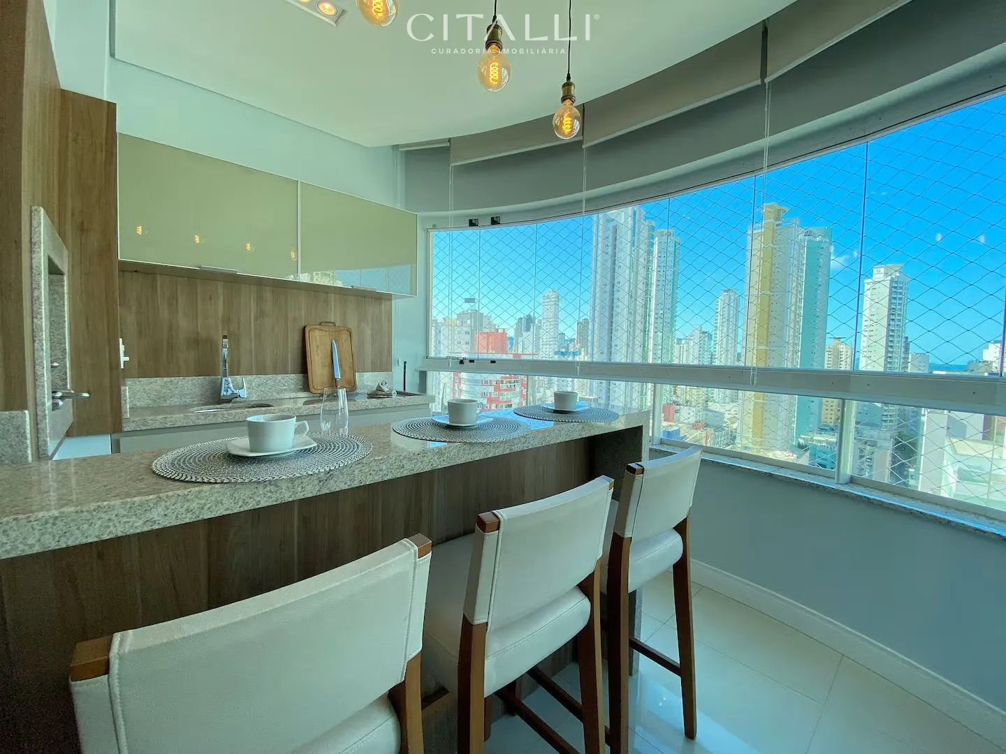 APARTAMENTO NO EDIFÍCIO PORTO DA BARRA – BALNEÁRIO CAMBORIÚ - Foto 1