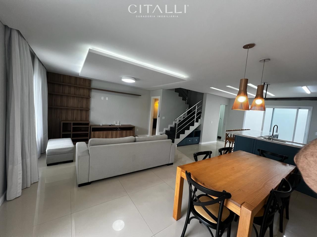 Sobrado no Centro de Balneário Camboriú com 215 m² - Foto 2