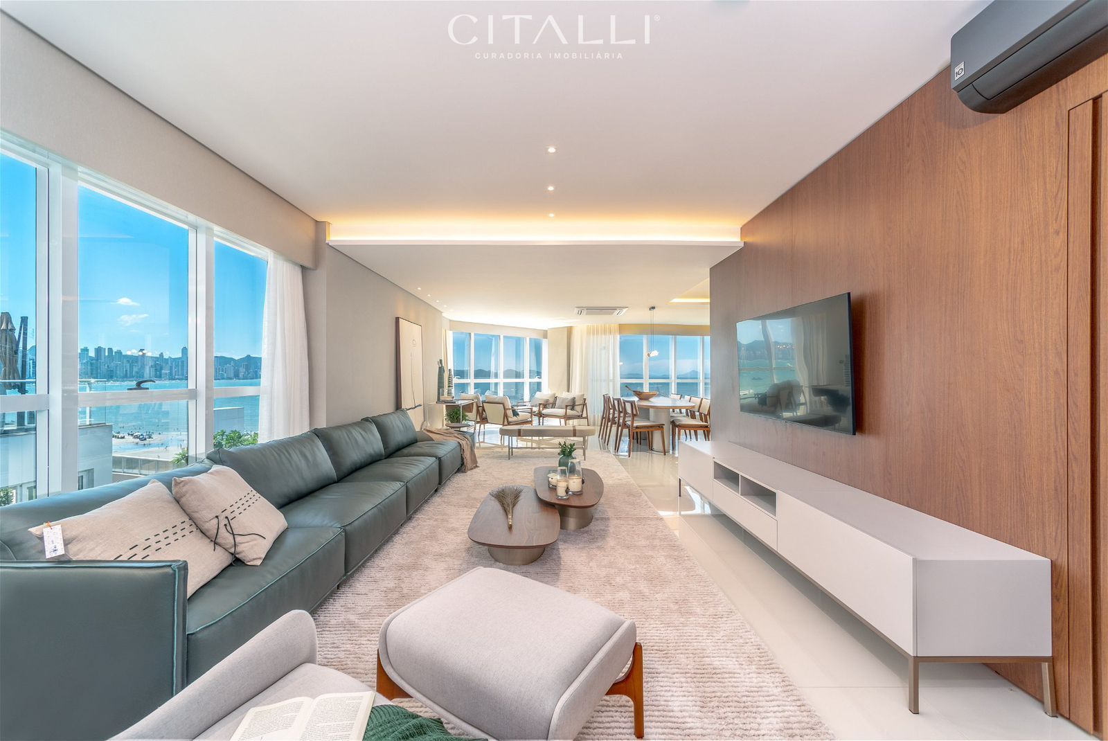 Apartamento no Edifício Ibiza Towers em Balneário Camboriú com 238 m² - Foto 1