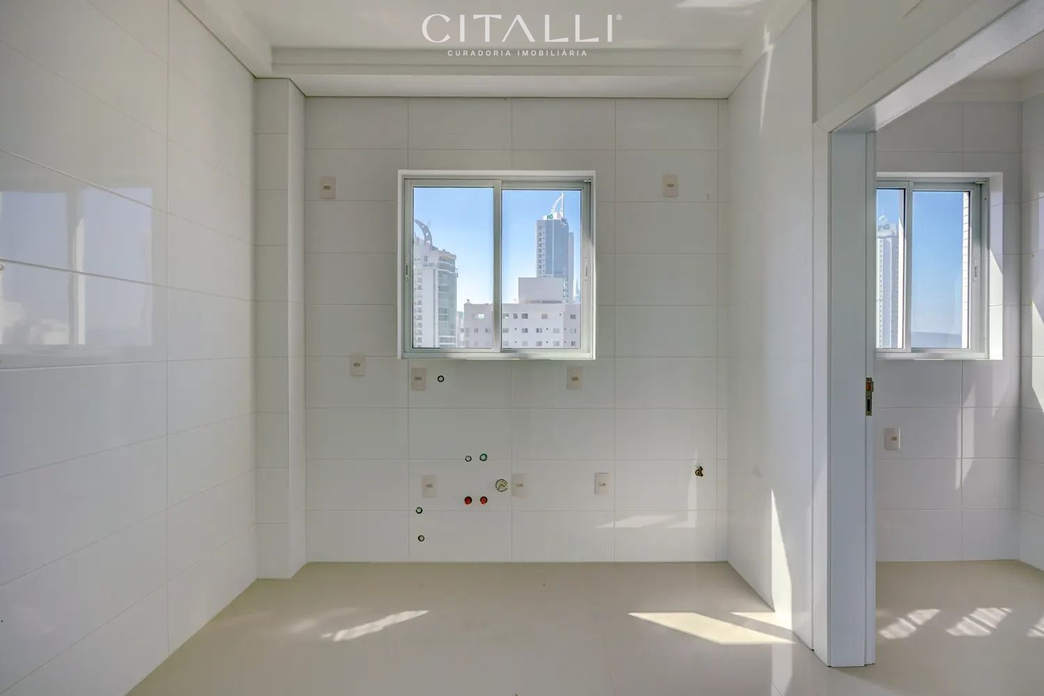 Apartamento com 03 suítes  no Edifício Porto da Barra em Balneário Camboriú - Foto 5