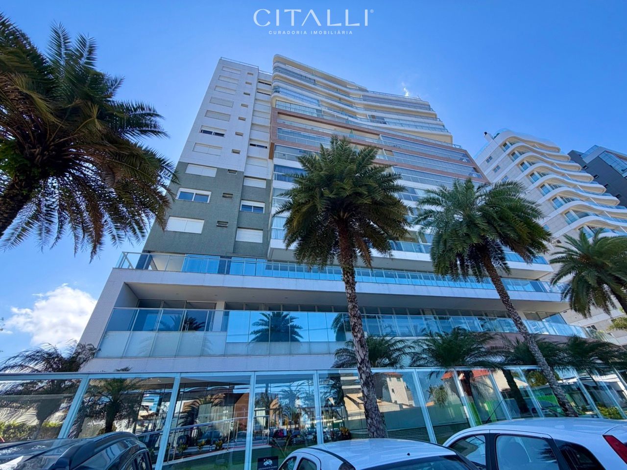 Apartamento no Edifício Amores da Brava Home Club em Itajaí com 120 m² privativos.
