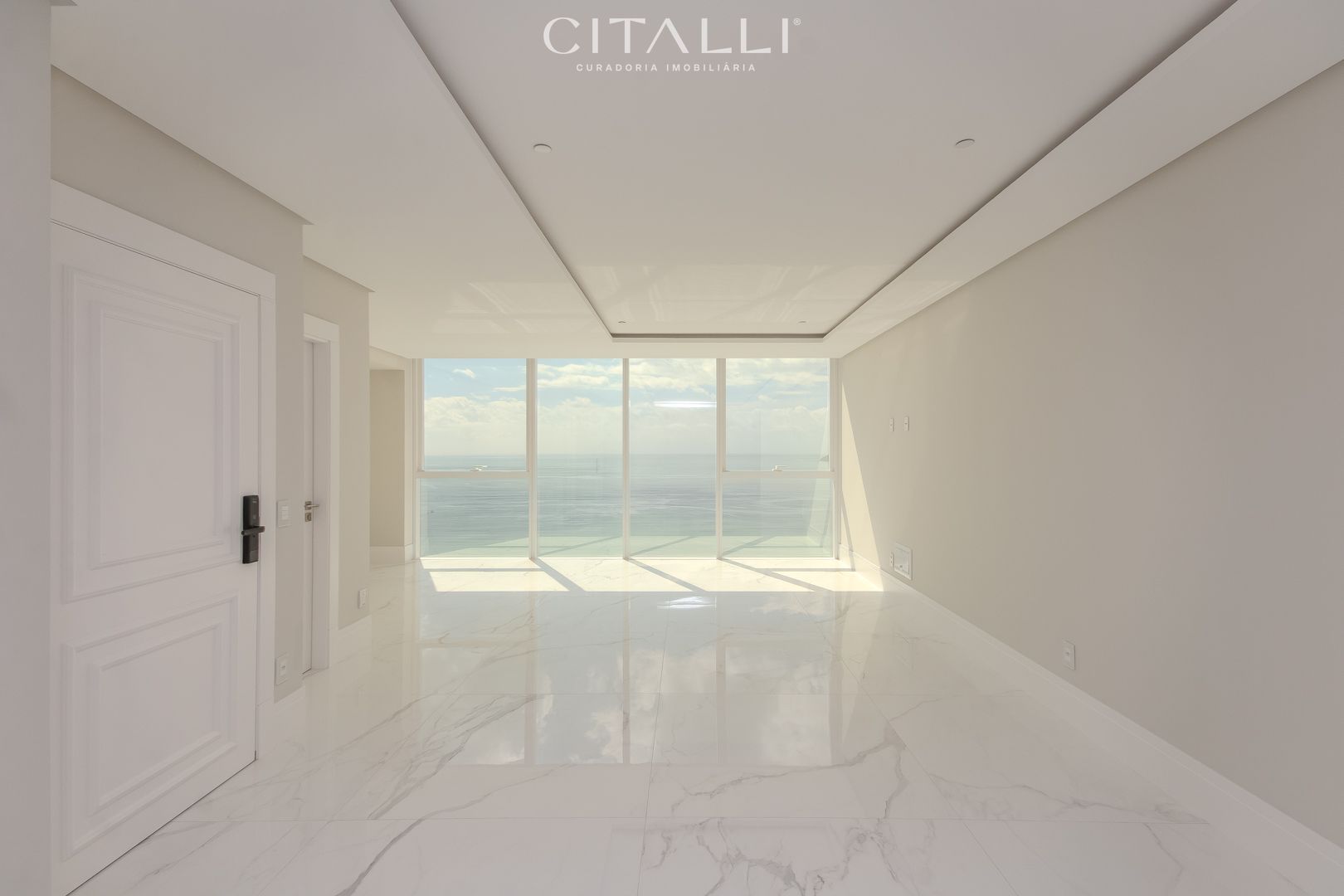 Apartamento no Edifício Boreal Tower na Av. Atlântica de Balneário Camboriú com 04 Suítes - Foto 4