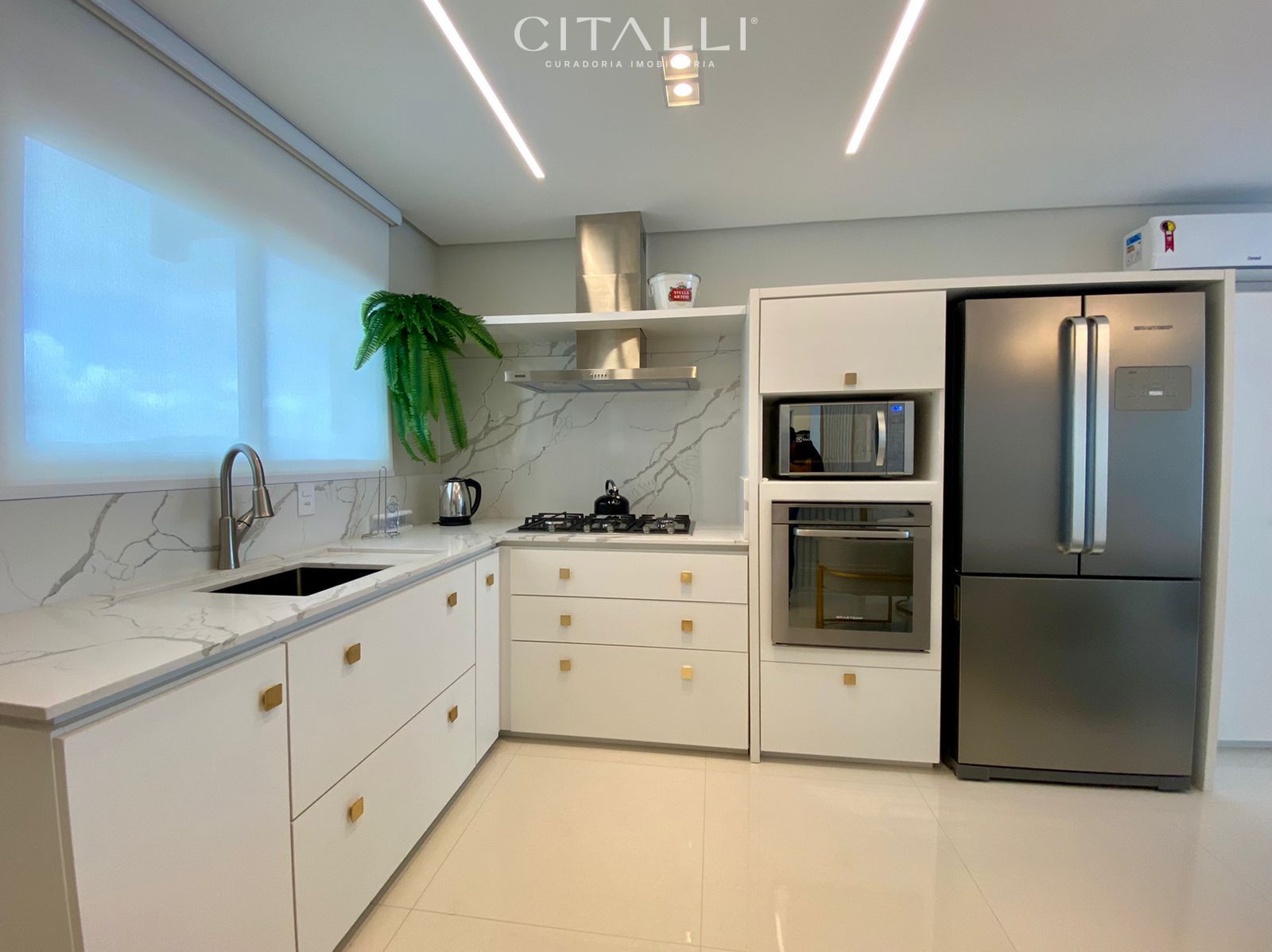 Apartamento mobiliado no Edifício Phoenix Tower em Balneário Camboriú com 139m² - Foto 3