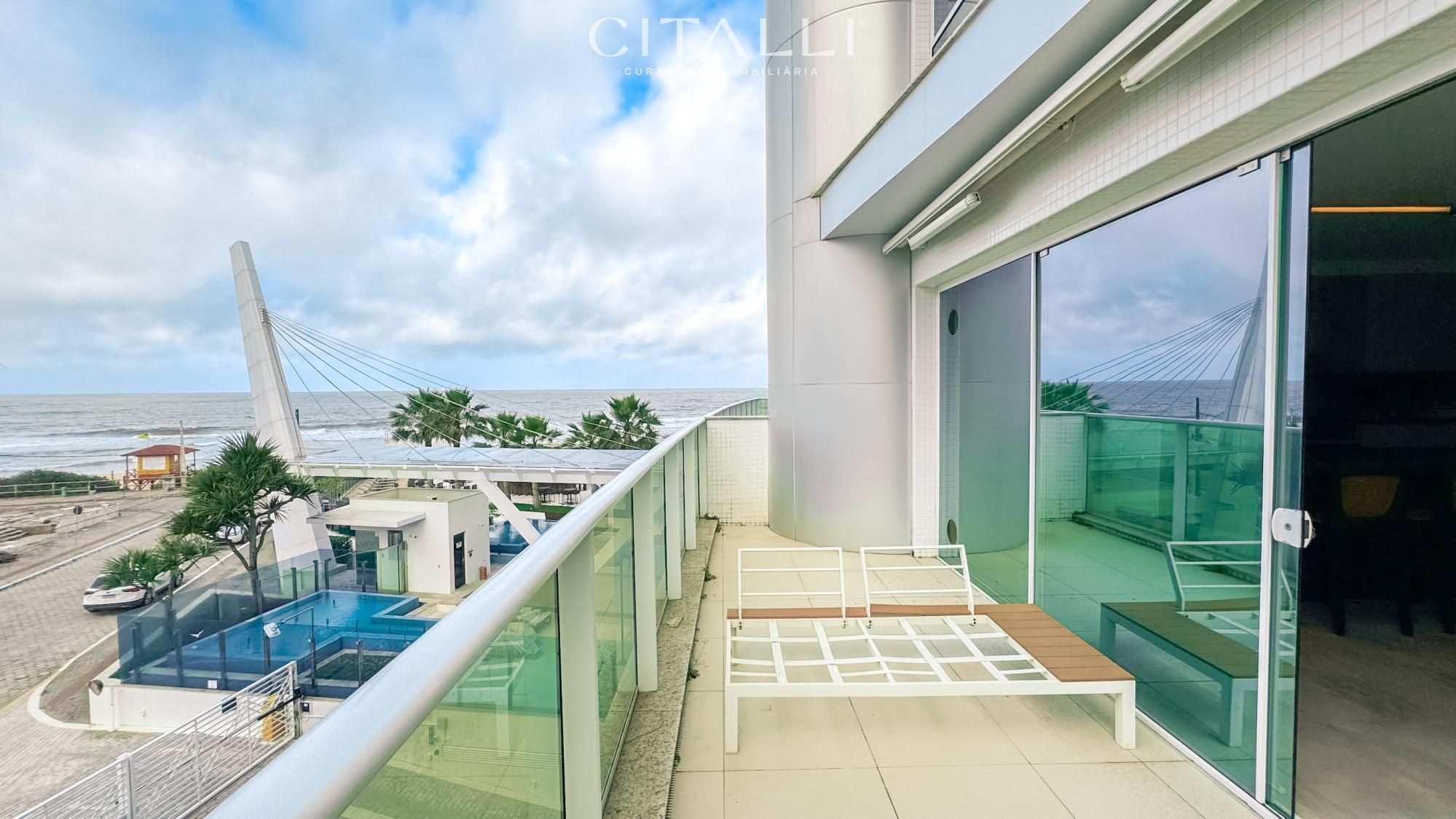 Apartamento no Edifício Mirage Residence na Praia Brava em Itajaí com 215 m² - Foto 1