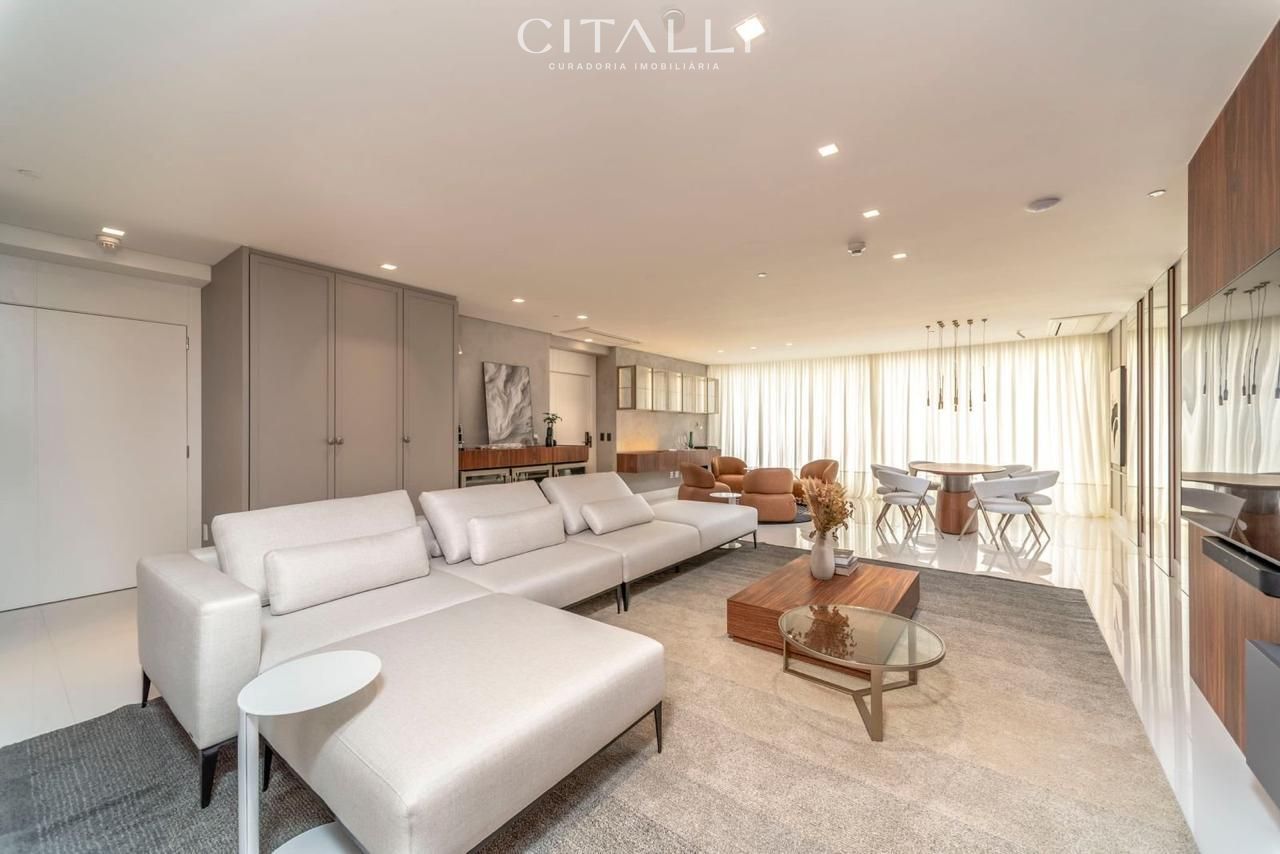 Apartamento no Edifício Yachthouse em Balneário Camboriú com 261 m² - Foto 1