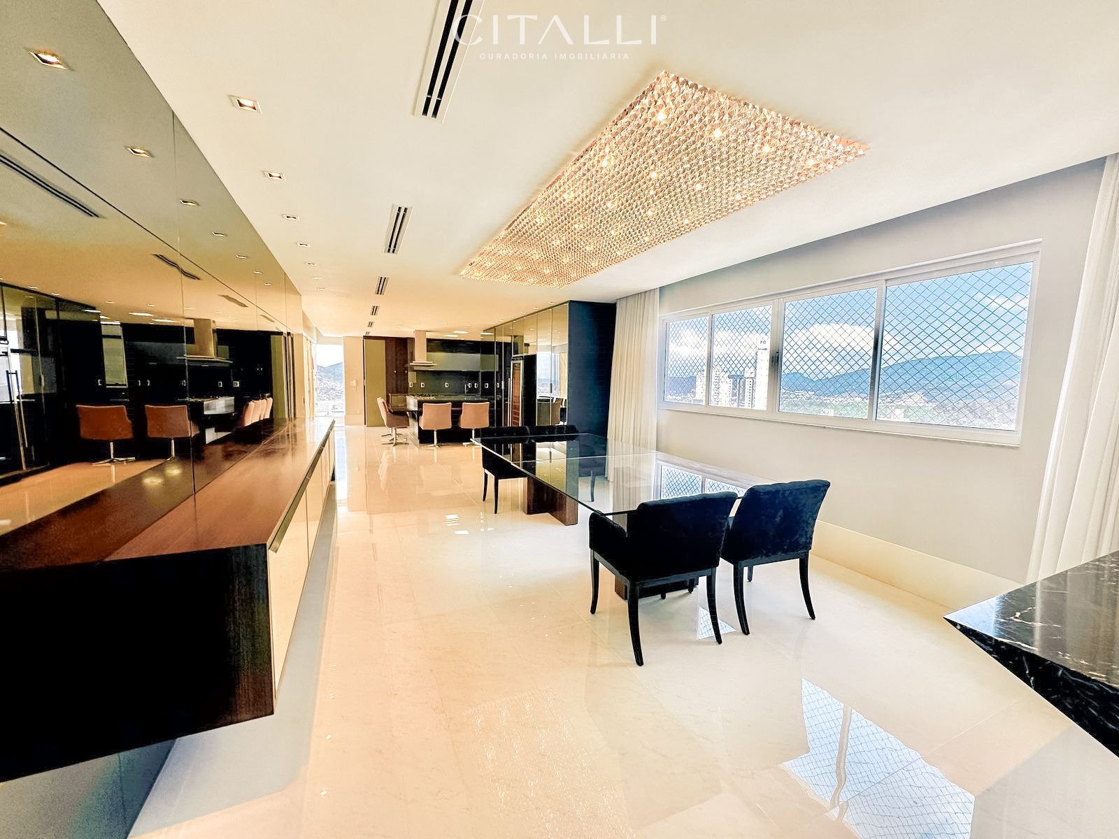 Cobertura Duplex no Edifício Villa di Mare em Balneário Camboriú com 400 m² - Foto 5