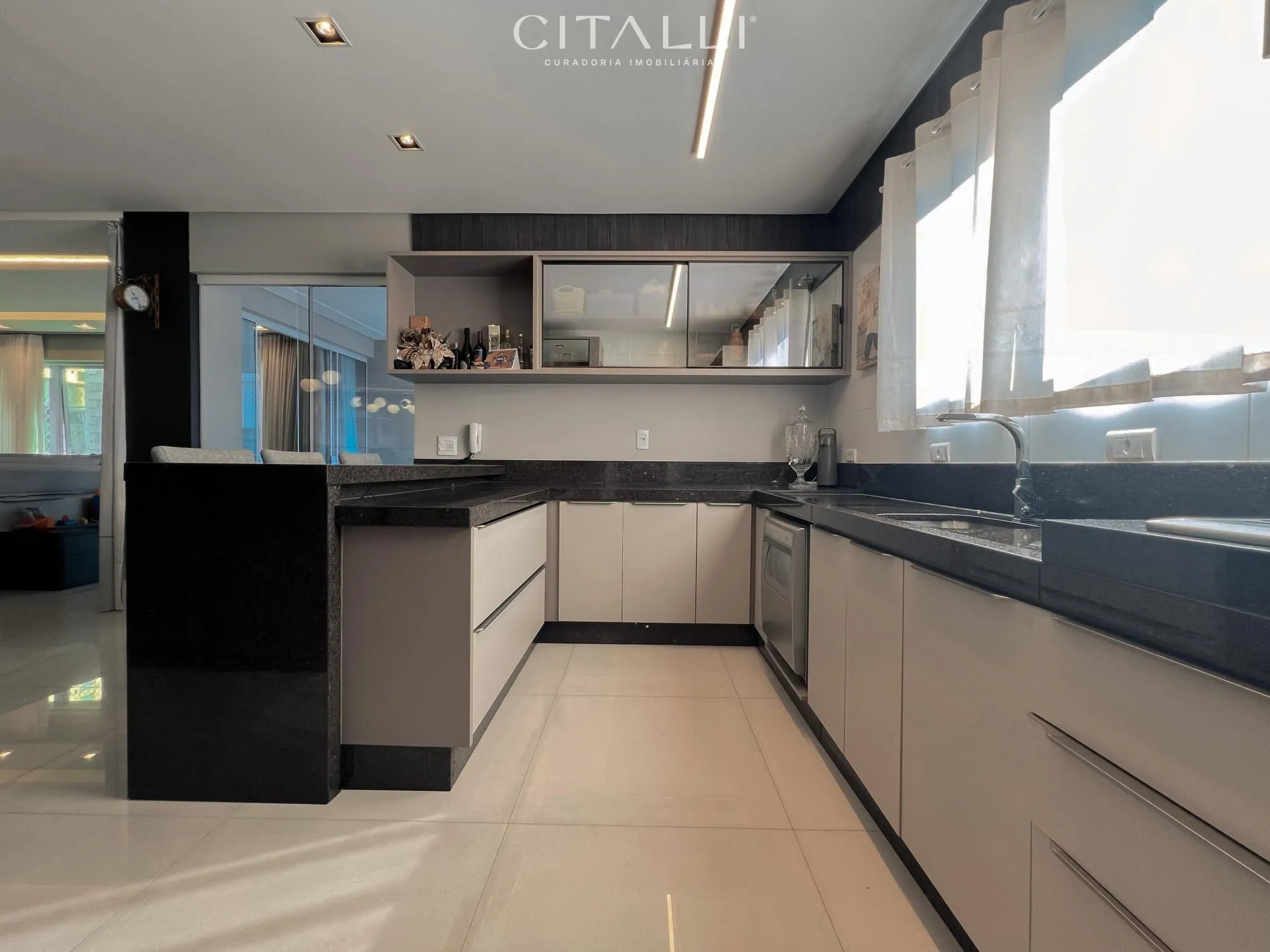 Apartamento à Venda no Park Lane Residence – Exclusividade, Espaço e Alto Padrão em Meia Praia, Itapema/SC - Foto 4