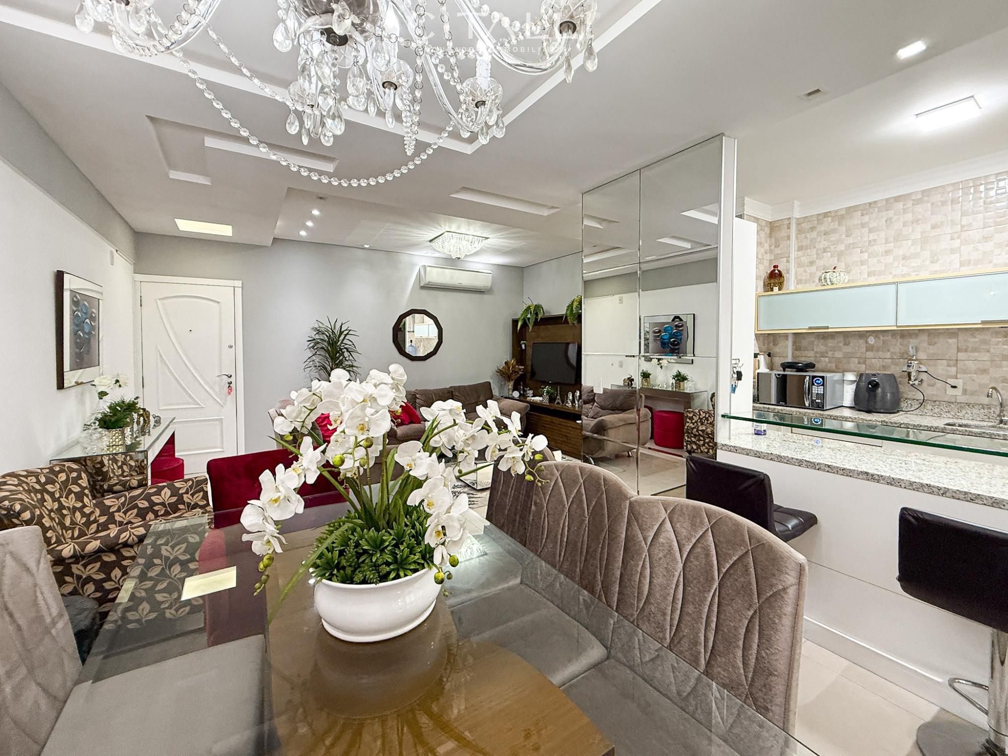 Apartamento no Edifício Mar Egeu em Balneário Camboriú, 02 quartos, 90m² - Foto 1