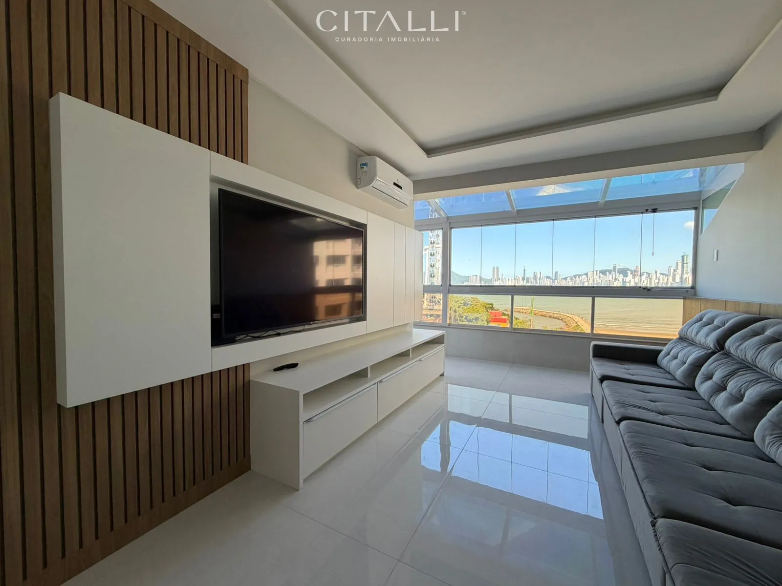 Apartamento no Italian Residence - Frente mar em Balneário Camboriú - Foto 1
