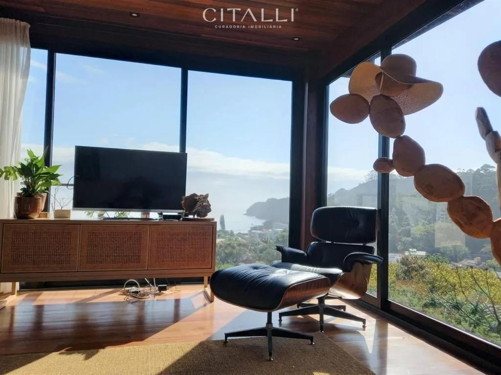 Casa com Vista para o Mar no Morro de Cabeçudas em Itajaí – 3 Dormitórios - Foto 4
