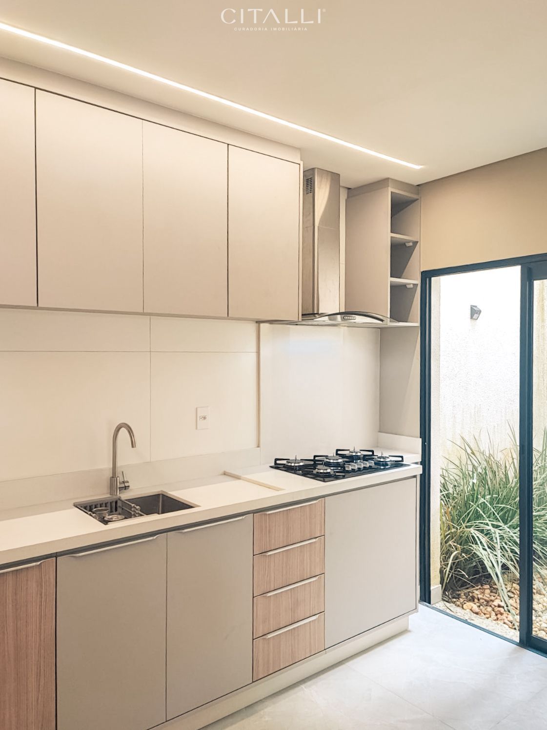 Sobrado Triplex no Centro de Balneário com 234,37 m² - Foto 5