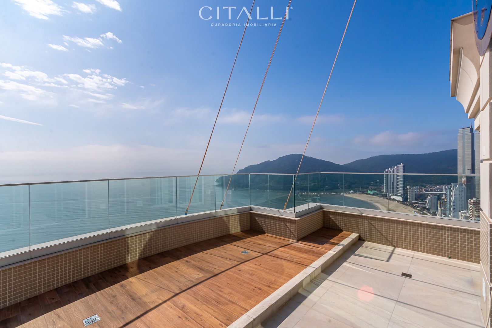 Cobertura duplex no Edifício Aurora Exclusive Home em Balneário Camboriú com 230,85 m² - Foto 1