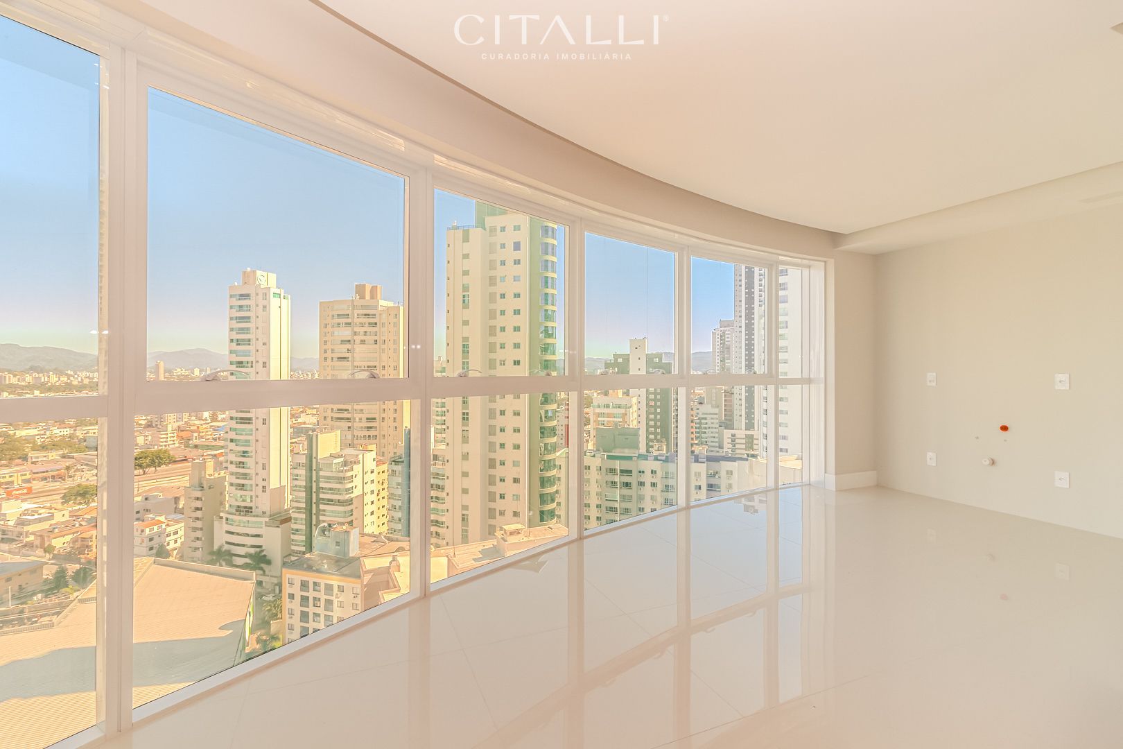 Apartamento no Edifício Magnifique Tower em Balneário Camboriú com 138,64 m² - Foto 1