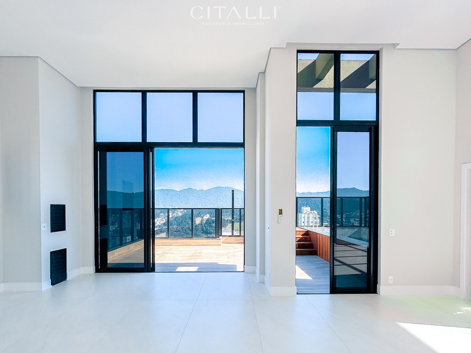 Cobertura Duplex no Edifício Riomaggiore Residenze em Balneário Camboriú com 296 m² - Foto 1