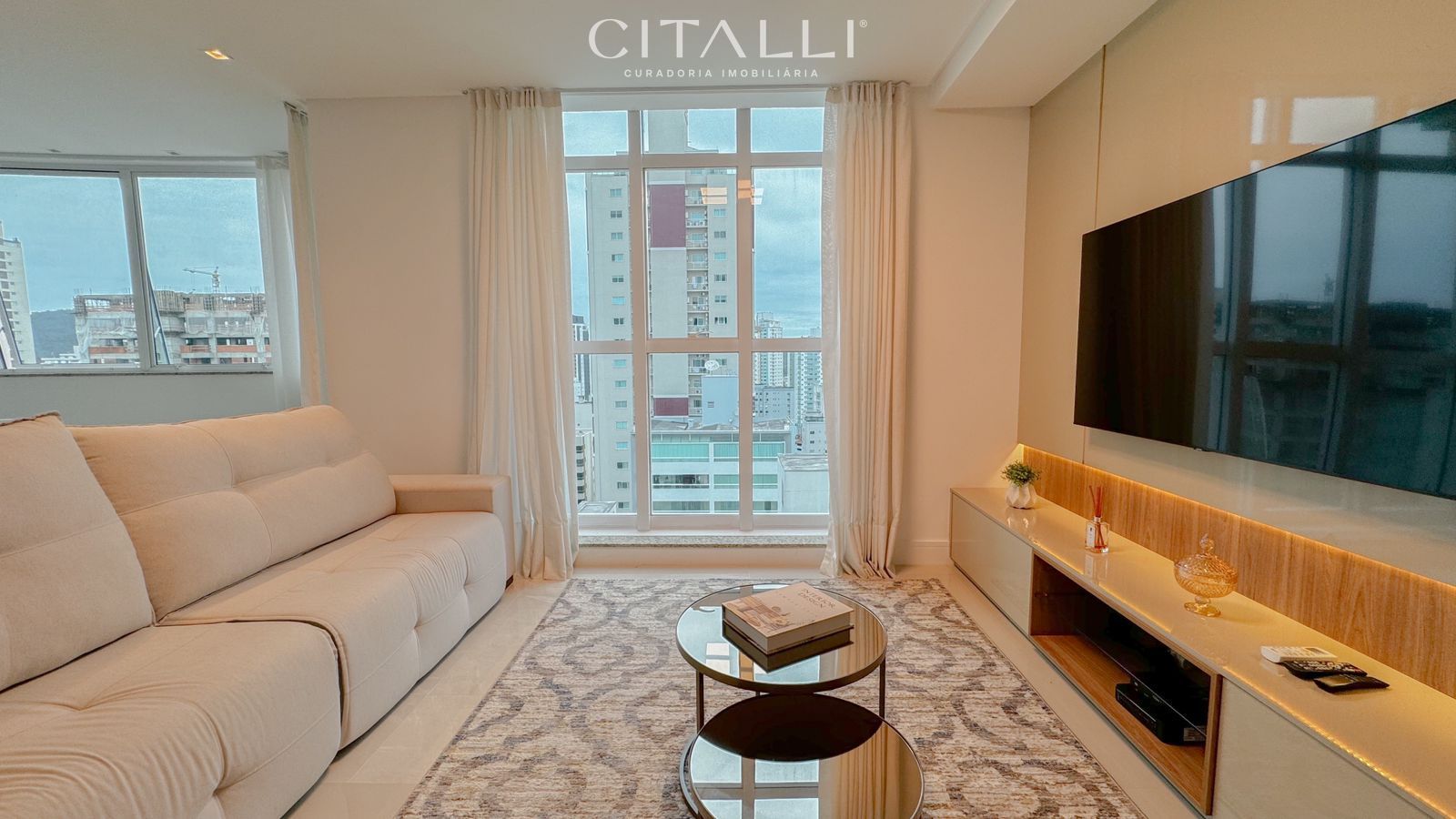 Apartamento no Edifício Dom Victório em Balneário Camboriú com 131,52 m² - Foto 2