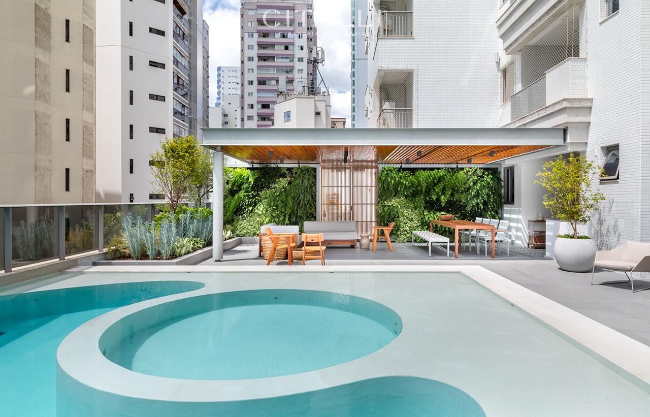 Apartamento diferenciado Quadra mar - Foto 2