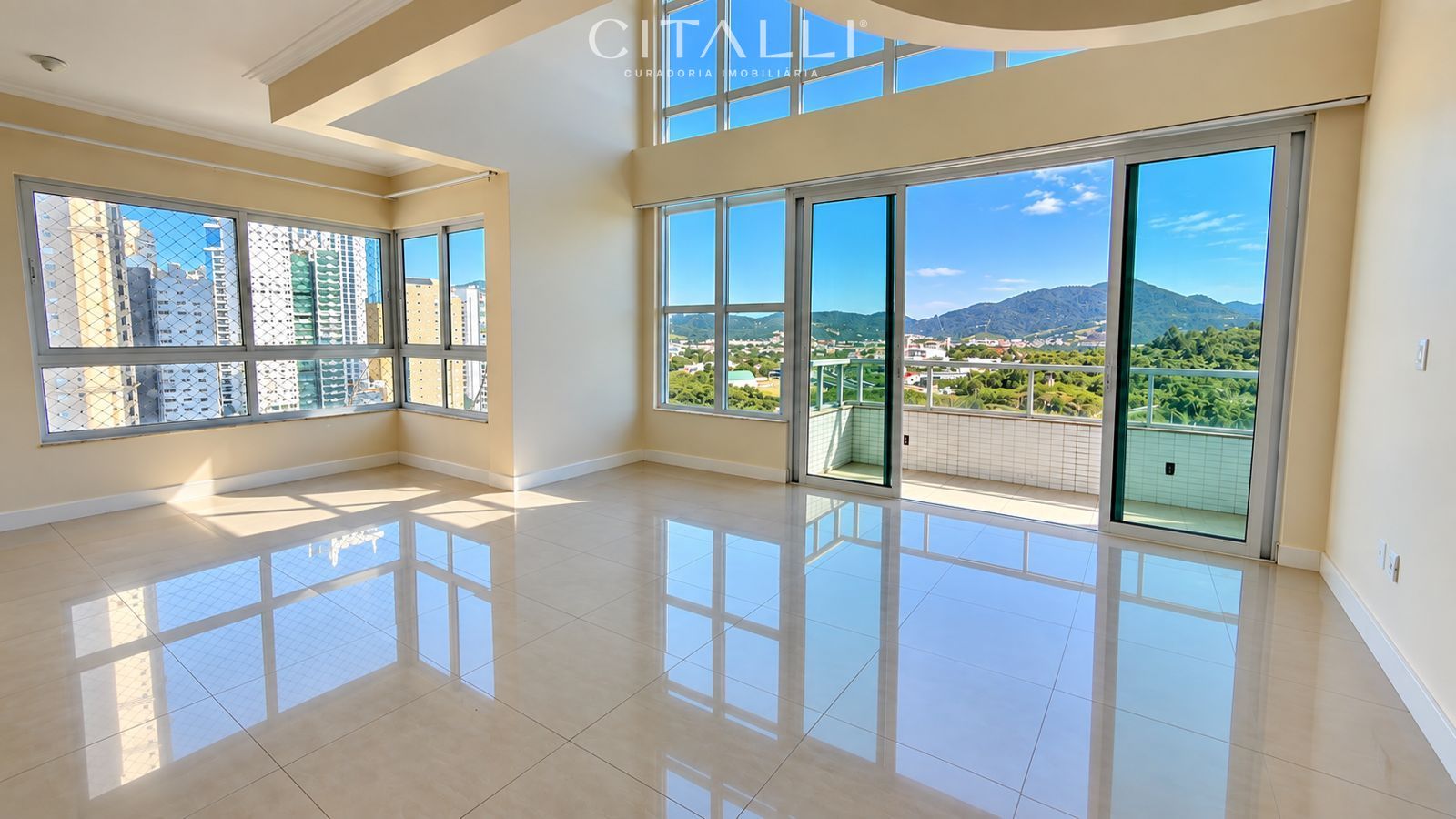APARTAMENTO DUPLEX NO EDIFÍCIO VISTA BELLA – BALNEÁRIO CAMBORIÚ - Foto 1