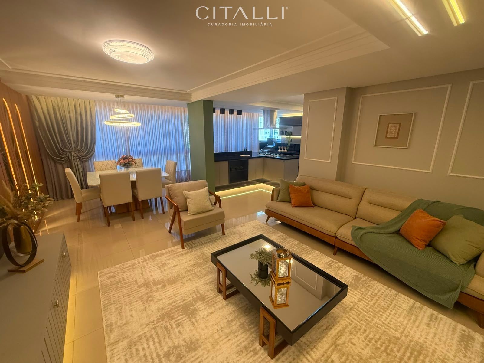 Apartamento mobiliado com 3 suítes no Centro de Balneário Camboriú - Foto 2