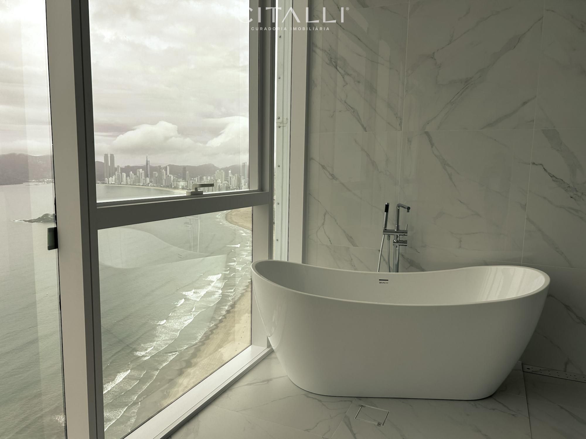 Apartamento Master Frente Mar com Piscina Privativa Andar Alto - Foto 1