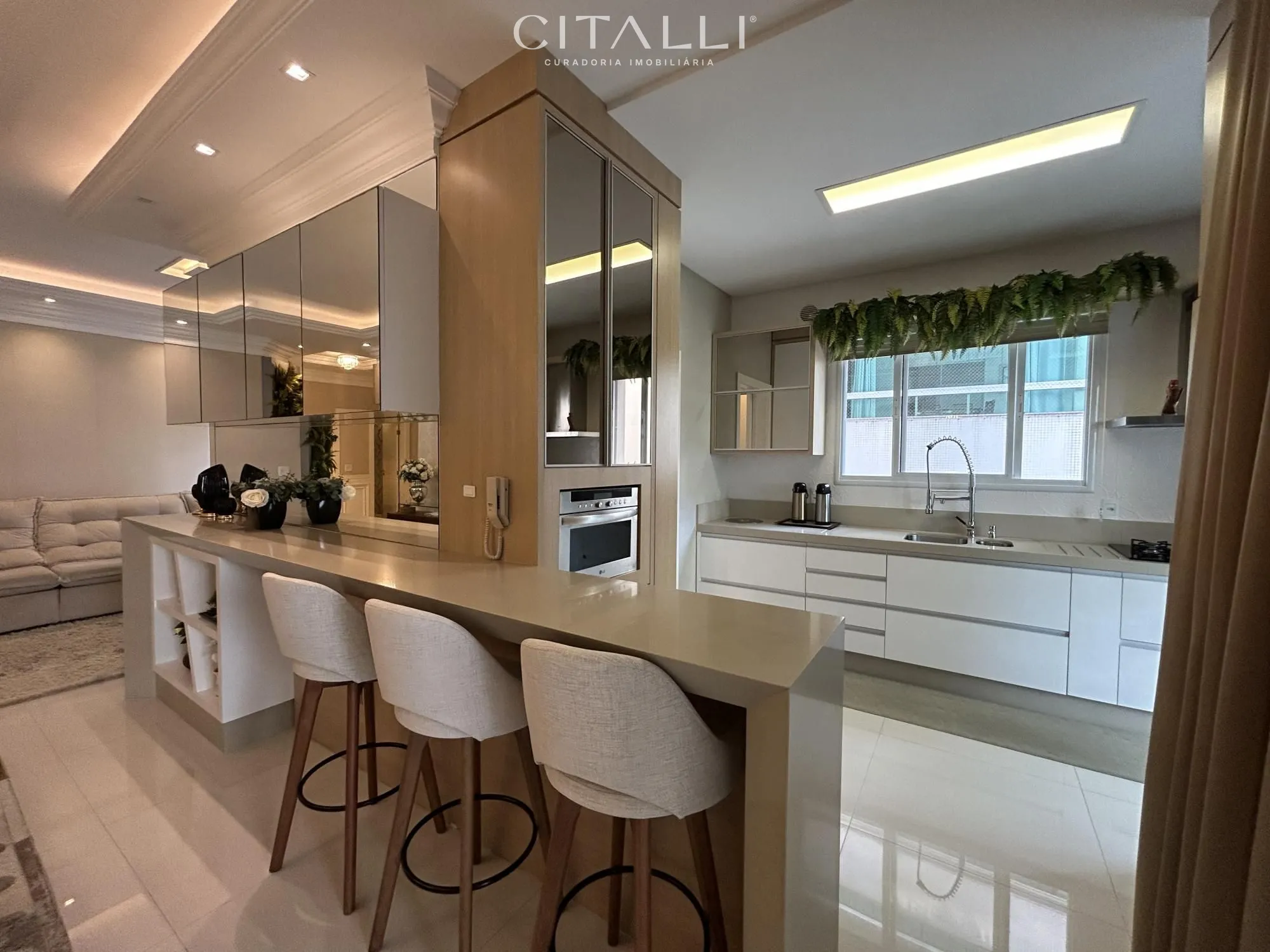 Apartamento no Edifício Palazzo Luna na Meia Praia com 200 m² - Foto 3