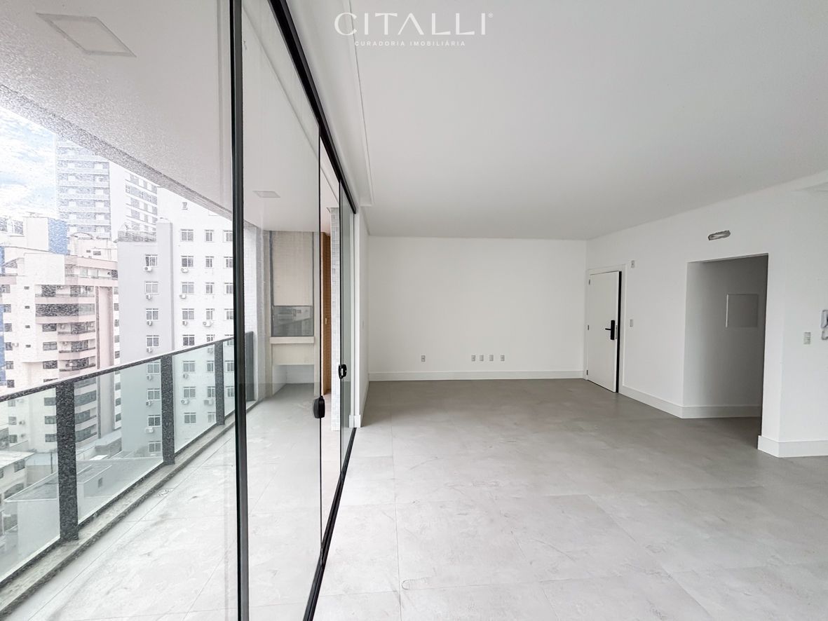 APARTAMENTO AMPLO NA MEIA PRAIA COM 03 SUÍTES E LAZER COMPLETO - Foto 3