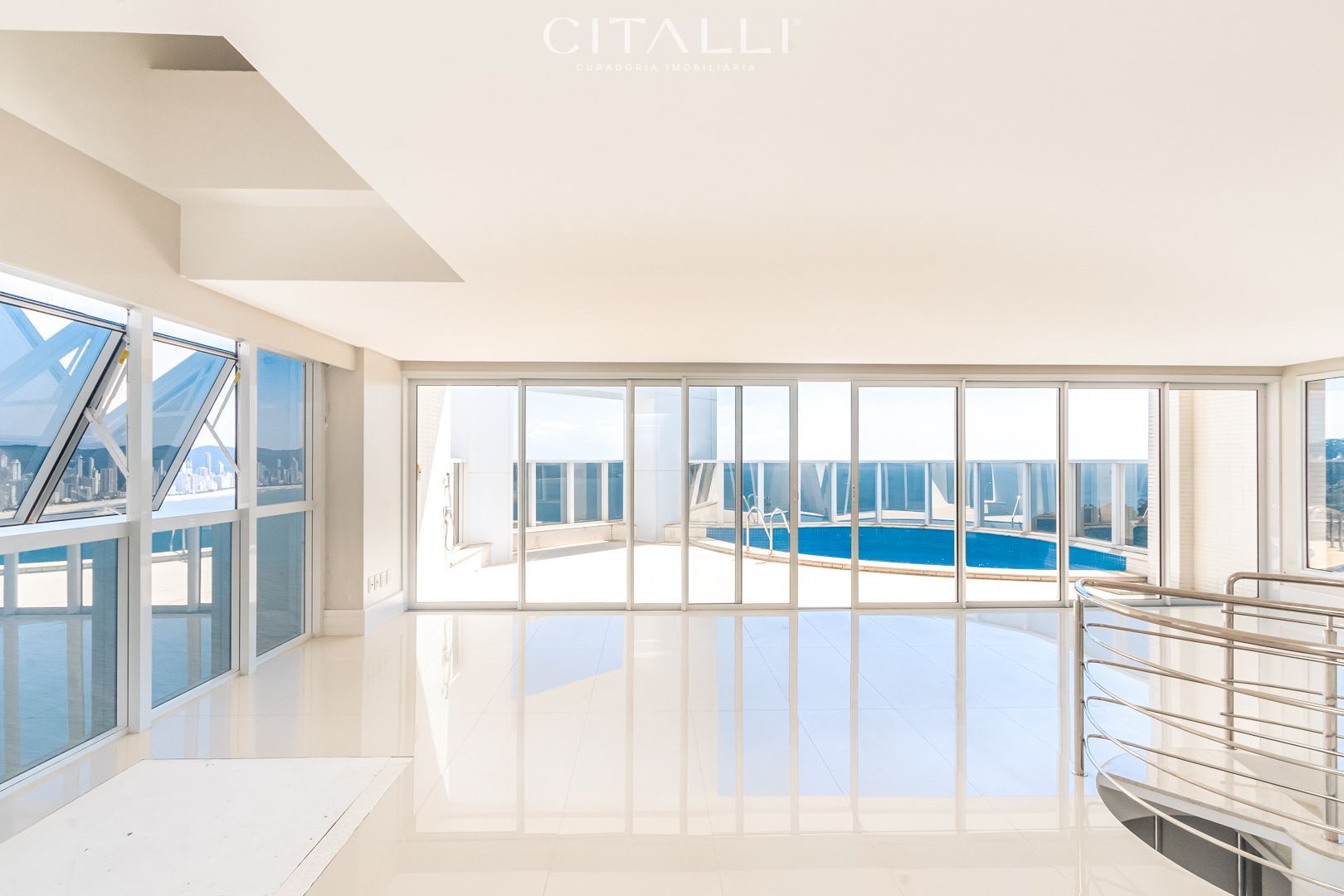 Cobertura Duplex no Edifício Ibiza Towers em Balneário Camboriú com 490 m² - Foto 1