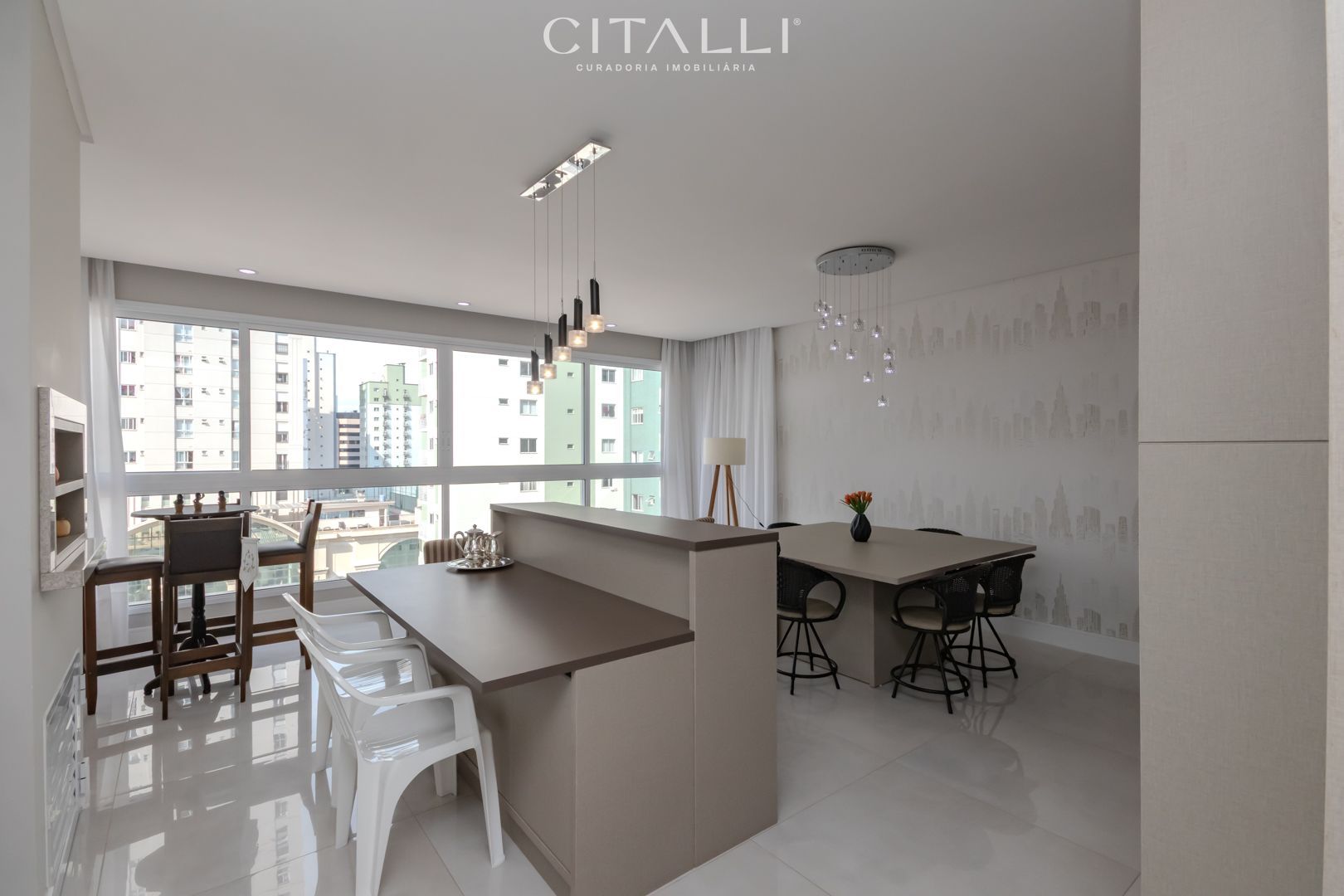 Apartamento mobiliado com 03 suítes no edifício Biarritz no centro de Balneário Camboriú. - Foto 4